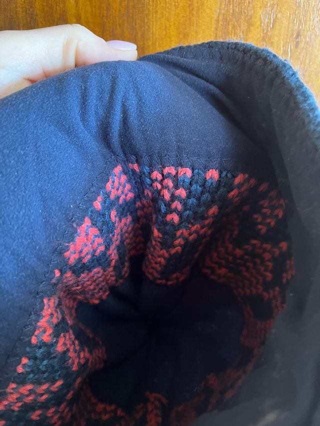 Cappello in lana con ponpon