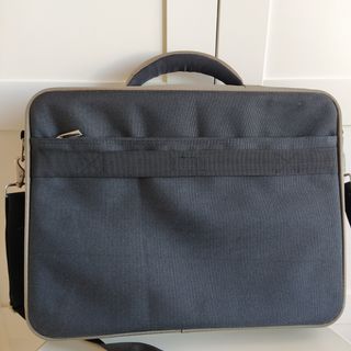 Maletín para portátil 17". Nuevo 48 x 36 cm