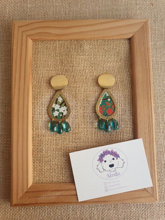 Pendientes estampado japonés y cristal verdes