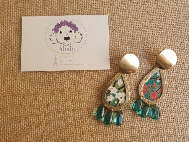 Pendientes estampado japonés y cristal verdes