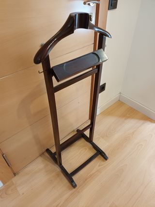 Percha de madera ( galán de noche)