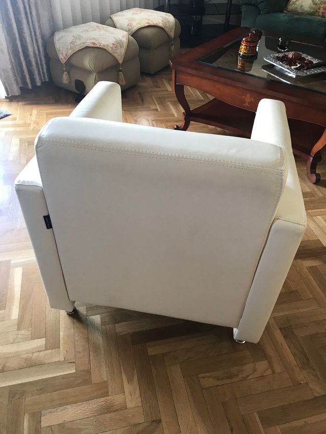Sillón de Piel blanco firma Frajumar