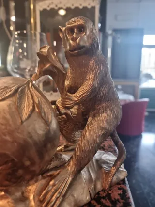 Sculrura scimmie legno  dorato