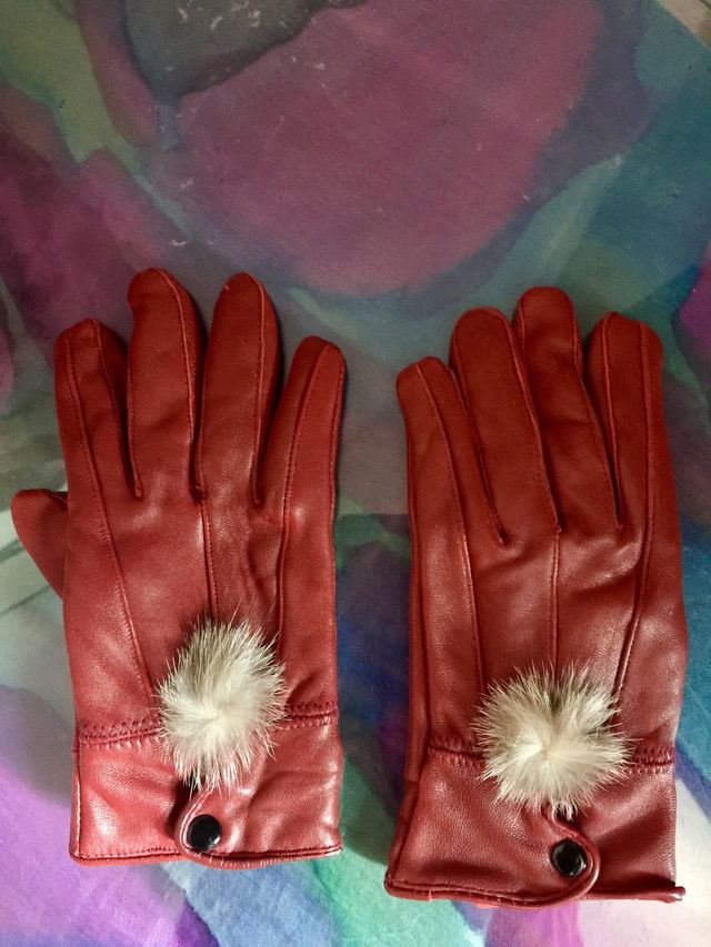 Guantes de poli piel con una borla de adorno