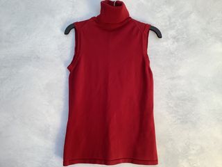 Camiseta granate sin mangas