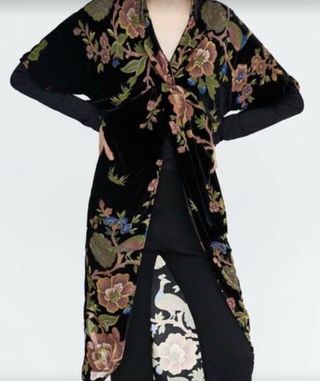 Kimono terciopelo flores estampado Zara