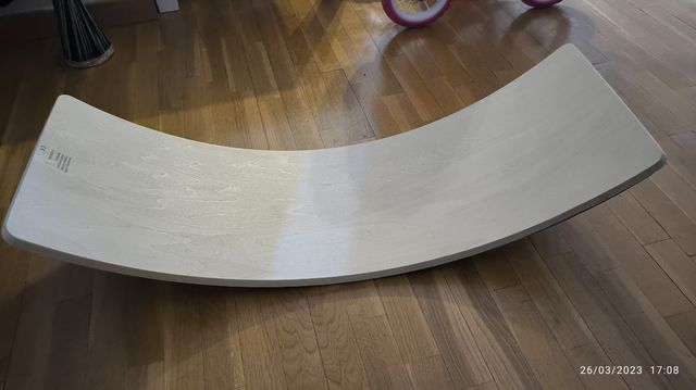 tabla curva de madera.