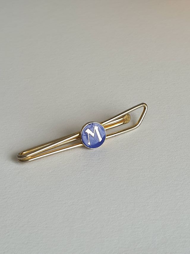 Pasador de corbata esmaltado. M. Años 60