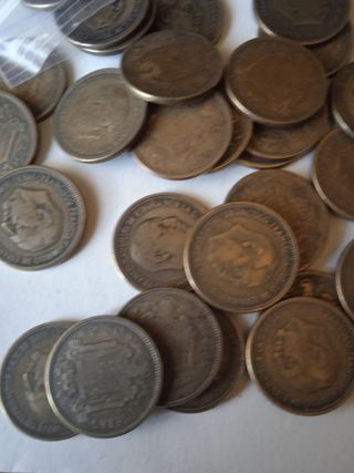 monedas de 2,5 pesetas estrellas 54 y 56.         