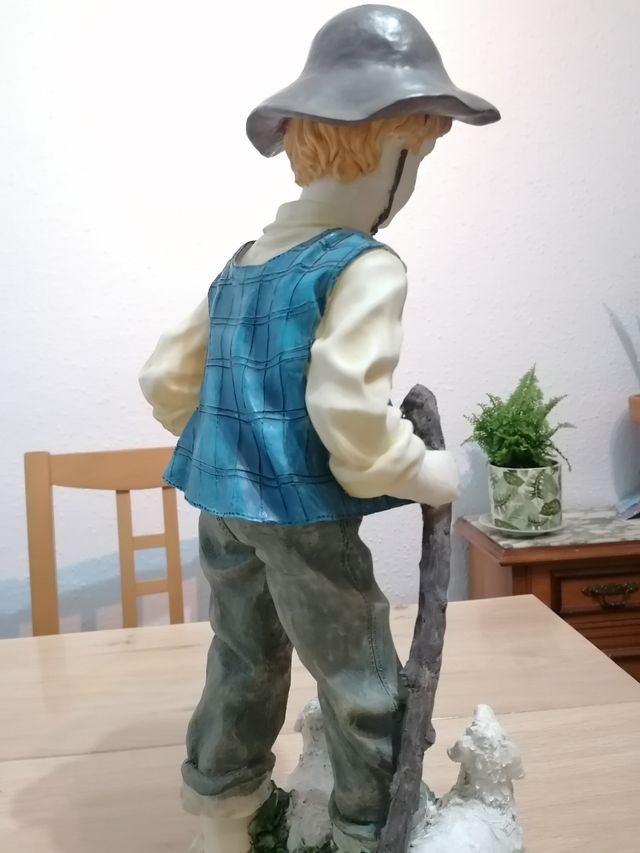 Grande ornamento in resina a forma di pastore