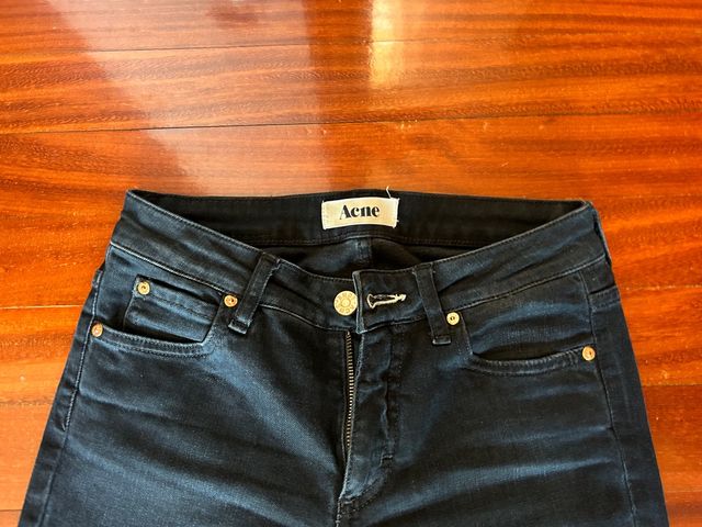 Vaquero mujer marca ACNE