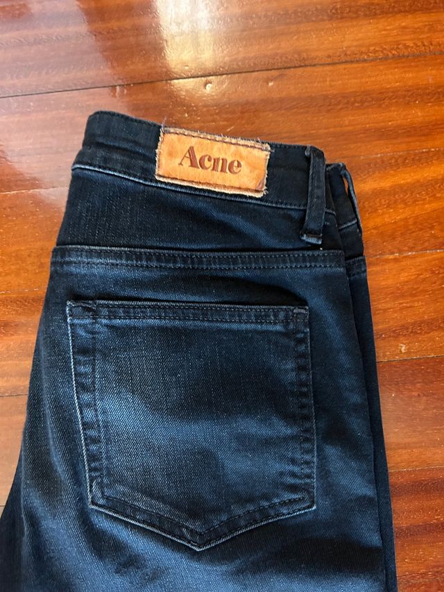 Vaquero mujer marca ACNE