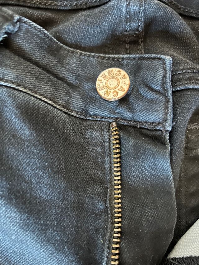 Vaquero mujer marca ACNE