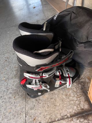 Botas y esquís