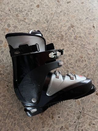 Botas y esquís