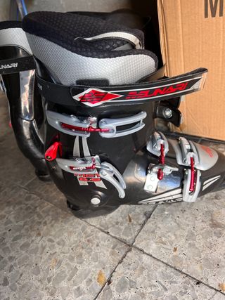 Botas y esquís