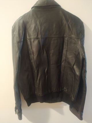 Cazadora cuero negro Nixon, talla M.