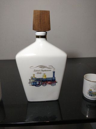Licorera y vasos de chupito