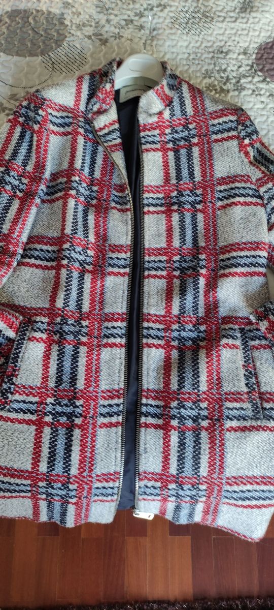 Abrigo Stradivarius. Chaquetón. Parka. Anorak.