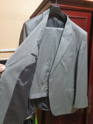 traje