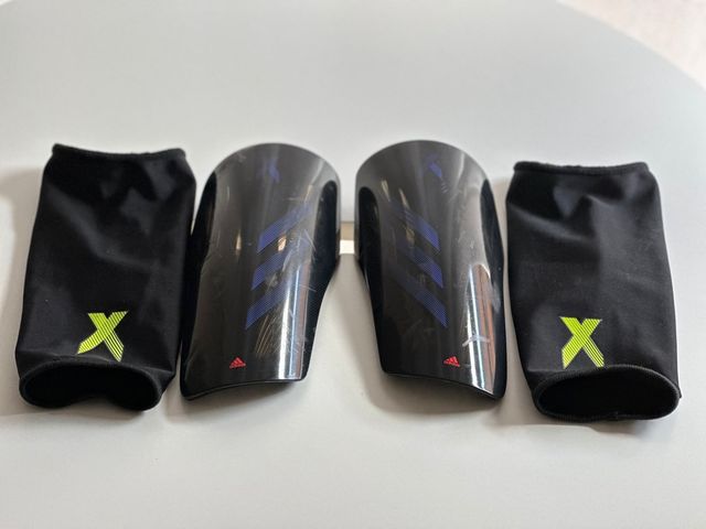 Espinilleras niño Adidas