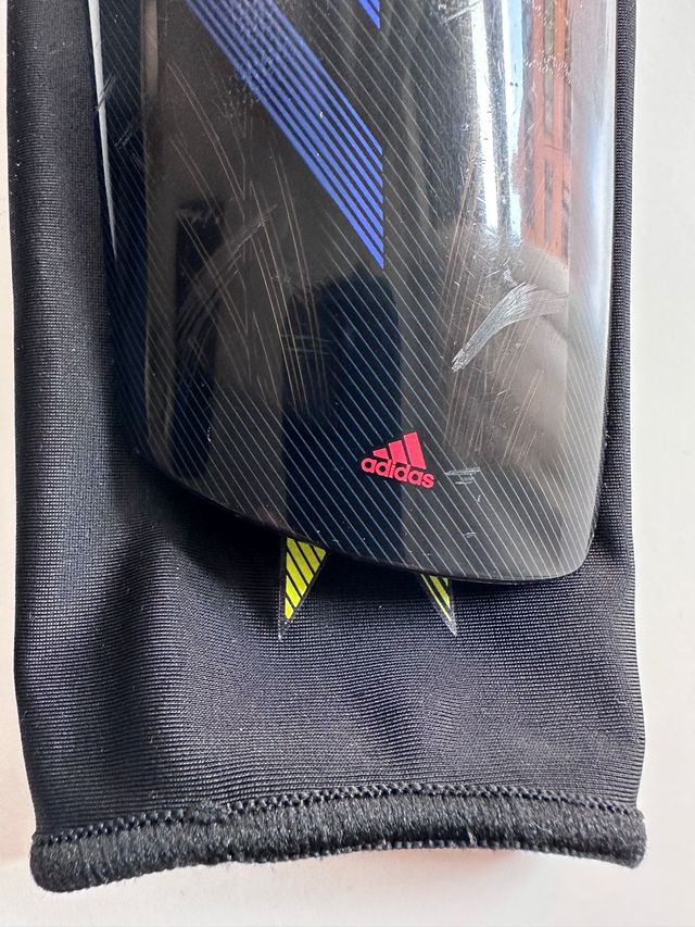 Espinilleras niño Adidas