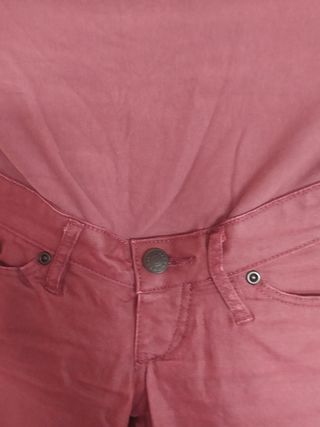 pantalón premamá de H&M