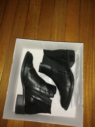 Botines negros (talla 39) María Jaén 