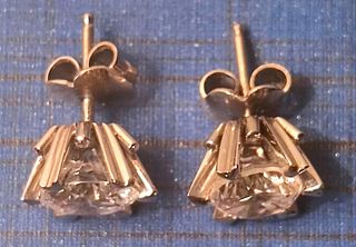 PENDIENTES DE ORO BLANCO Y CIRCONITAS 3 KILATES