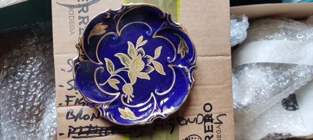 Precioso plato de porcelana . Echt Kobalt. Jlmenau