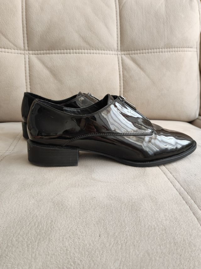 Zapatos charol Zara T42