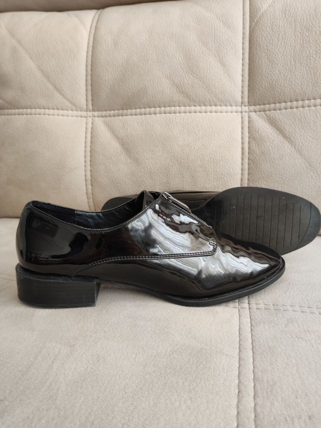 Zapatos charol Zara T42