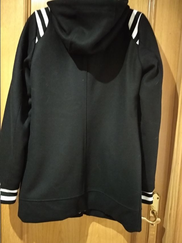 chaquetón con capucha