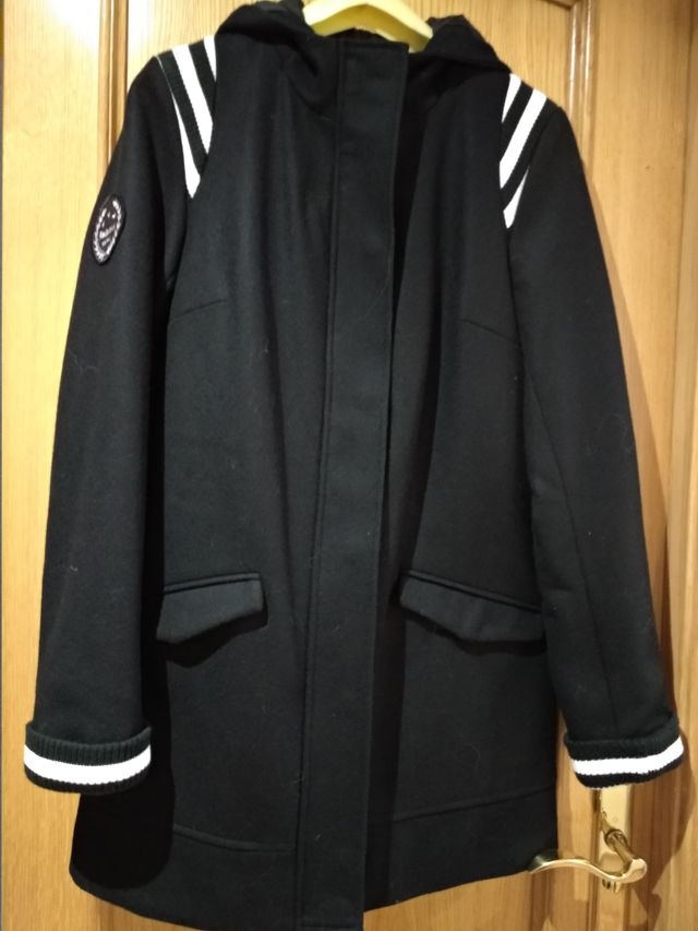 chaquetón con capucha