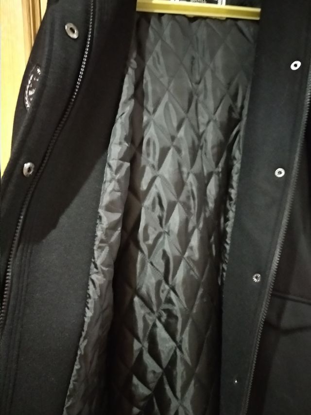 chaquetón con capucha