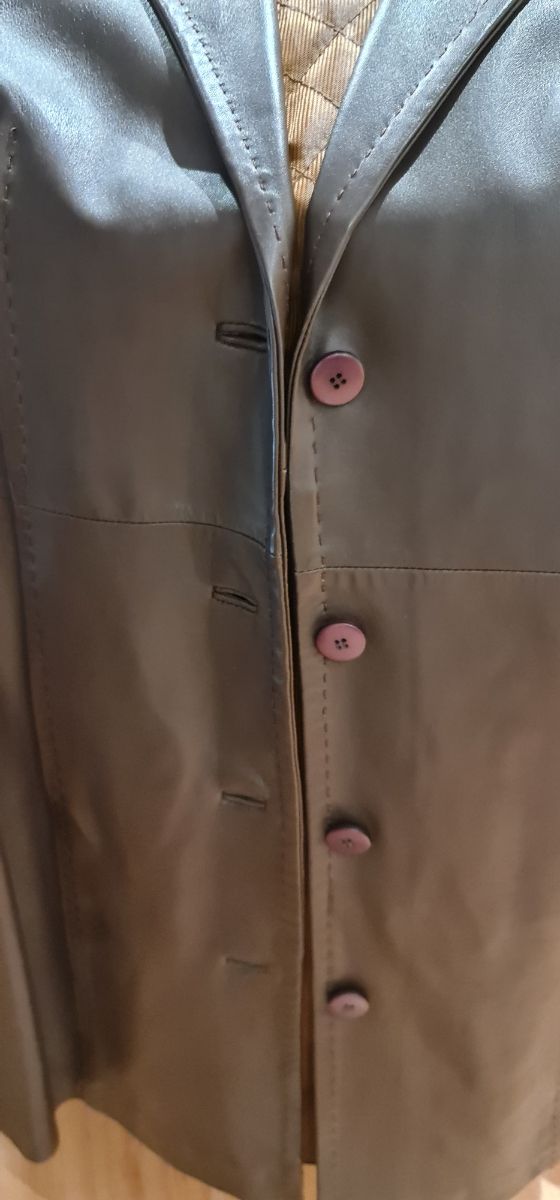 Chaquetón piel auténtica. Mujer.