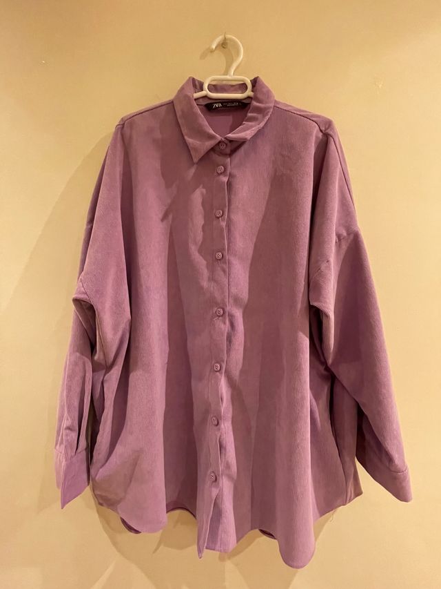 Camisa lila de Zara