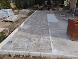 Pavimentar suelo de gres, porcelana, rectificado