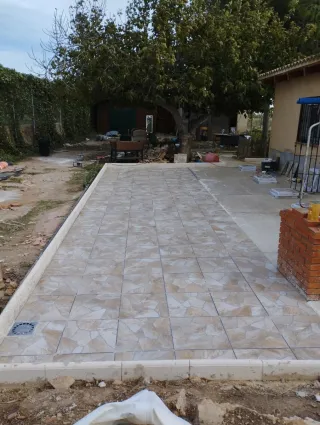 Pavimentar suelo de gres, porcelana, rectificado