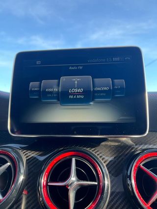 Pantalla mercedes CLA