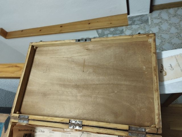 maleta de madera antigua. 63*39*18