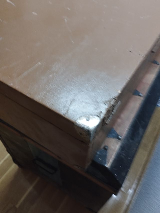 maleta de madera antigua. 63*39*18