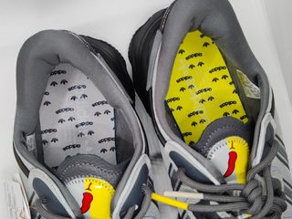 ADIDAS OZWEEGO TRIPLE GREY | 44 ⅔