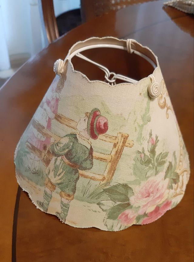 Pantalla tulipa tela