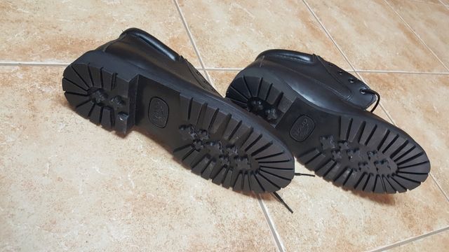 Botas SIN ESTRENAR nuevas de trabajo n° 42