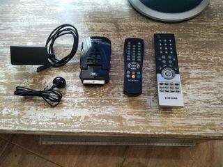 TV SAMSUNG 19"+TDT CON TELECOMANDI