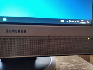 TV SAMSUNG 19"+TDT CON TELECOMANDI