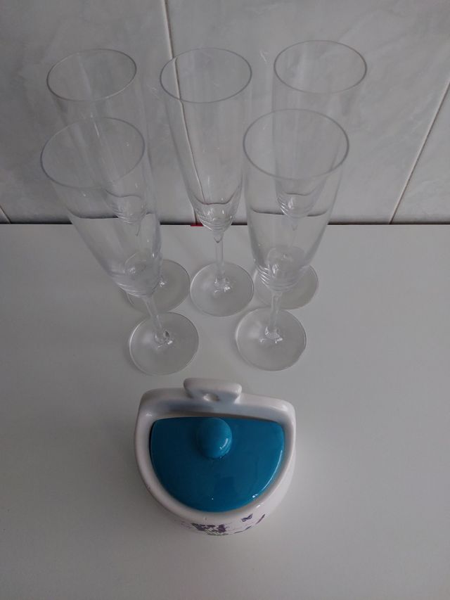 5 COPAS CHAMPAGNE + REGALO SALERO