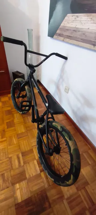 BMX WETHEPEOPLE JUSTICE NEGRA 20.75"
