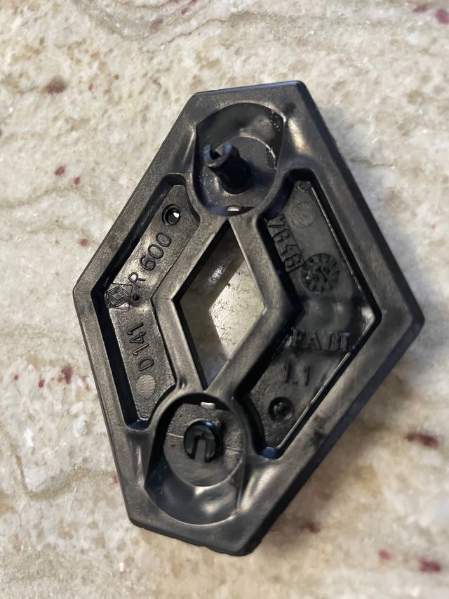 Emblema original rombo renault metálico